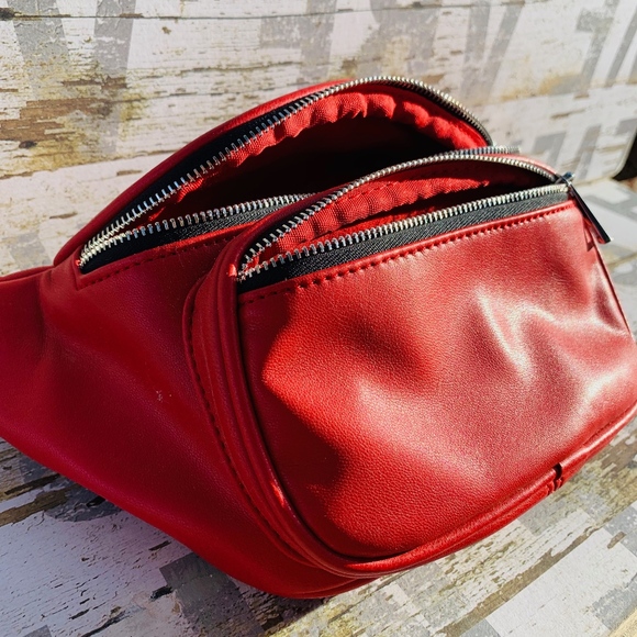 Red Rebel - Picture 2 of 7